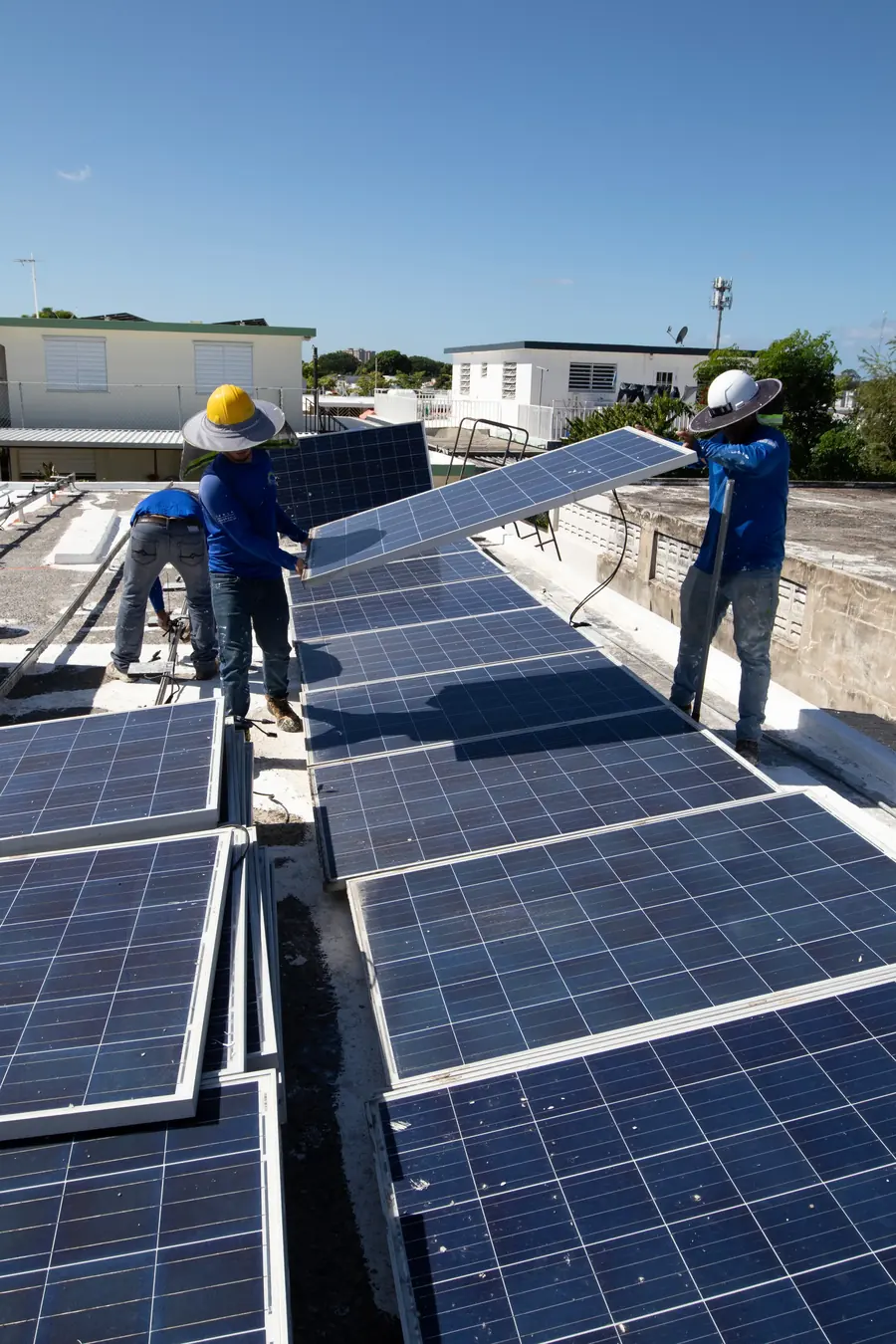 Hogar en Puerto Rico preparado con energía solar y cisterna de agua