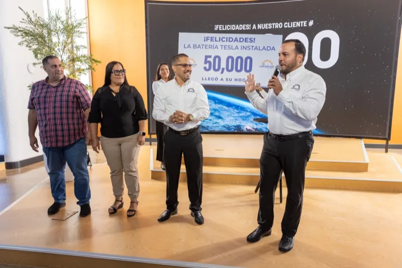 Equipo WindMar Home durante la ceremonia del récord mundial
