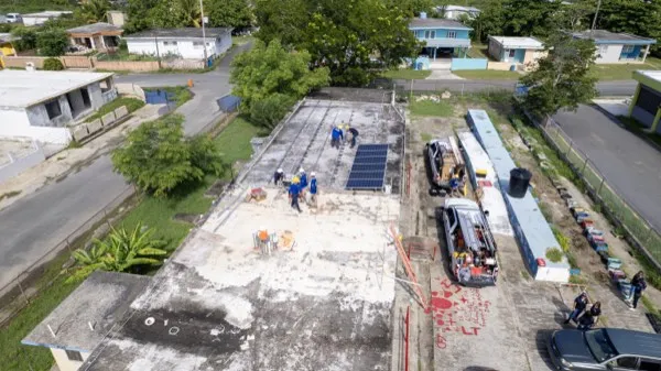 Instalación de paneles solares WindMar Home en Puerto Rico — servicio en Bayamón